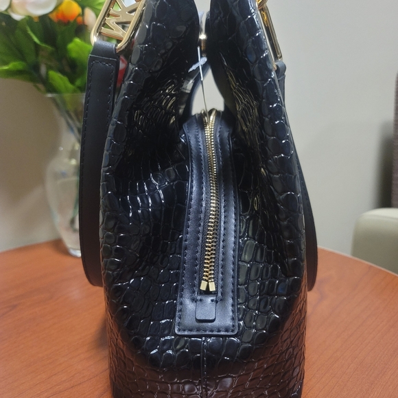 MICHAEL KORS Kensington Large Embossed Handbag Black - Picture 16 of 16